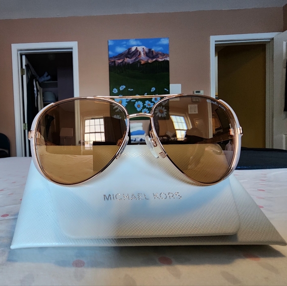 Mickael kors Sunglasses - Picture 1 of 4
